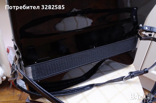 Акордеон Роял Стандард Метеор 120 баса, снимка 9 - Акордеони - 41695959