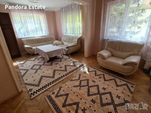 Продава тристаен апартамент в кв. Надежда 3