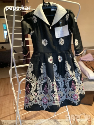 Уникална рокля с дълъг ръкав,,Баронеса”. 146 за 11 г