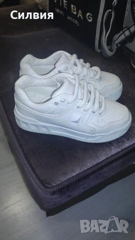 Дамски маратаонки VALÉNTINO garavani бели, снимка 3 - Маратонки - 53223086