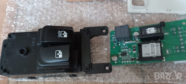 Бутони стъкло Хюндай i20, снимка 6 - Части - 53257183