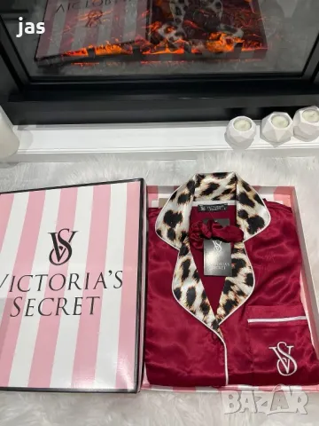 Сатенена пижама Victoria’s Secrer, снимка 5 - Пижами - 48552536