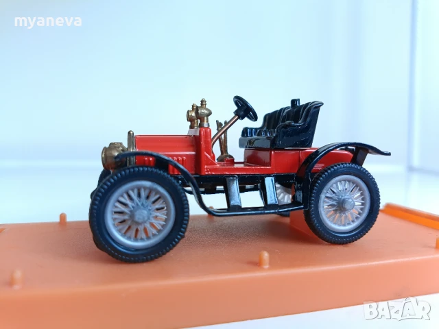 Vintage, метални, колекционерски, умалени модели на автомобили, снимка 8 - Коли, камиони, мотори, писти - 50930081