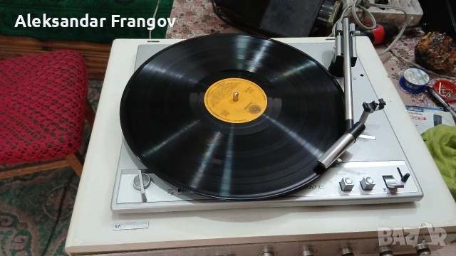 грамофон с усилвател PHILIPS automatic, снимка 2 - Грамофони - 53822345