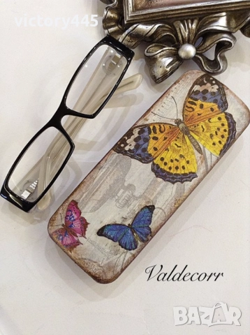 Кутия за диоптрични очила Целувката, снимка 2 - Ръчно изработени сувенири - 51583857