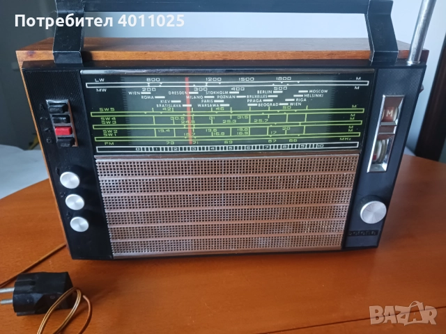 Радио селена , снимка 2 - Радиокасетофони, транзистори - 51565581