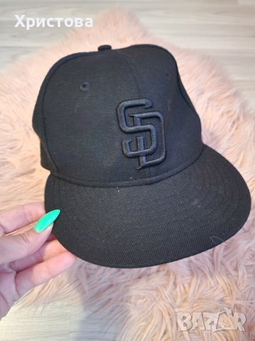 Черна бойфренд шапка с козирка - 12,00лв., снимка 3 - Шапки - 42614439