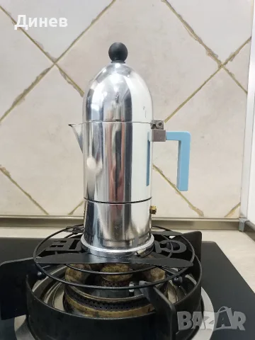 Дизайнерска алуминиева кафеварка Alessi "La Cupola" (6 чаши / 22 см) – Aldo Rossi, снимка 7 - Антикварни и старинни предмети - 55943339