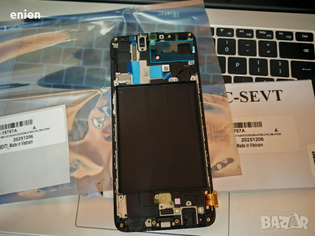НОВ Оригинален дисплей с рамка Service Pack за Samsung Galaxy A70 A705, снимка 3 - Резервни части за телефони - 35827142