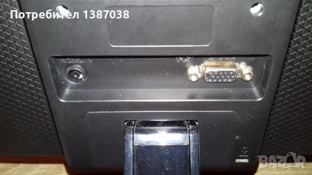 Повреден LG 19EN33S монитор, снимка 4 - Монитори - 52663154
