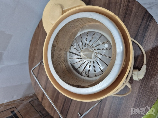 Ретро сокоизстисквачка , снимка 4 - Сокоизстисквачки и цитрус преси - 51474225