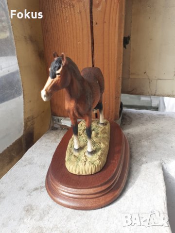 Страхотна колекционерска статуетка маркировка Leonardo Pony, снимка 3 - Антикварни и старинни предмети - 35948665