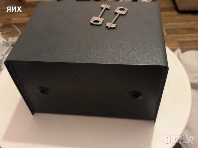 Метална каса , снимка 6 - Сейфове и каси - 53748814