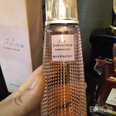 givenchy live irresistible blossom crush 50 мл РЯДЪК НАМАЛЕН, снимка 2 - Дамски парфюми - 41374250