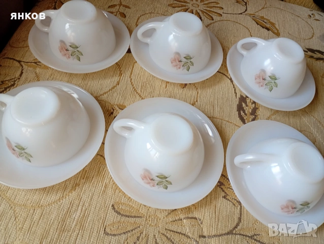 Предлагам френски сервиз за кафе/чай от аркопал, снимка 4 - Сервизи - 53534758