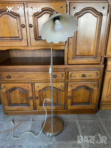 Елегантна подова лампа, снимка 3 - Лампиони - 53833321