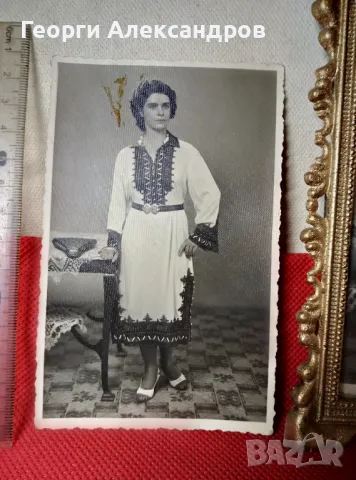 2 Стари СНИМКИ на БЪЛГАРКА в РЯДКА НАРОДНА НОСИЯ с ПАФТИ, снимка 5 - Антикварни и старинни предмети - 48681050