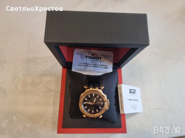 Часовник Tissot gold.