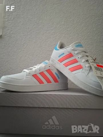 Adidas-Чисто нови!, снимка 3 - Маратонки - 56140766