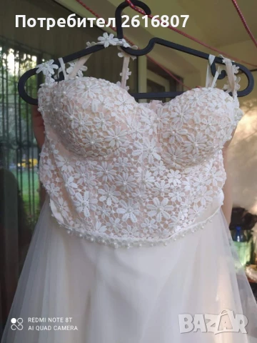 Сватбена рокля бяла с прасковен тюл, снимка 3 - Сватбени рокли - 50777262
