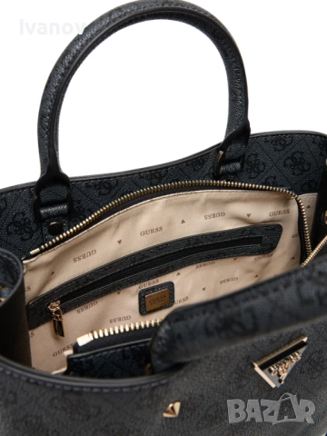 Оригинална Чанта GUESS, снимка 4 - Чанти - 52622332