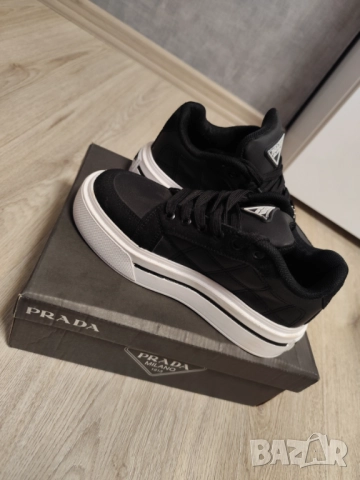 Дамски кецове