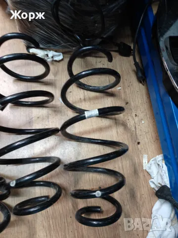 Astra J пружини 