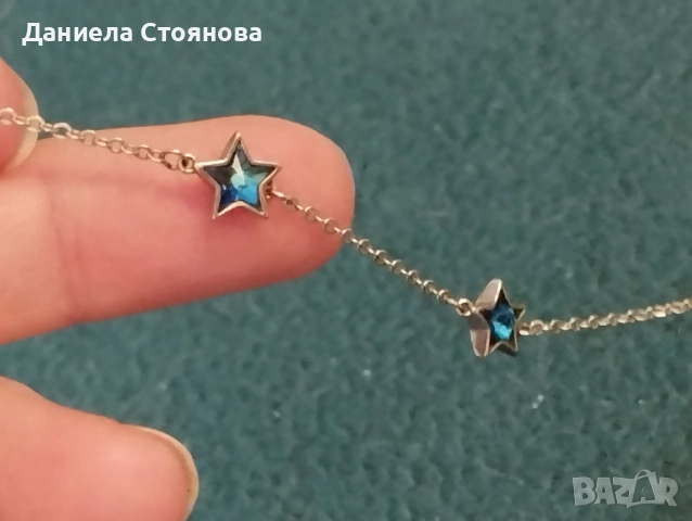 Сребърна гривна с три звезди Сваровски 