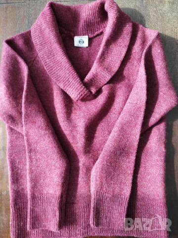 Вълнен пуловер за момиче 10-12г., снимка 1 - Детски пуловери и жилетки - 36192638