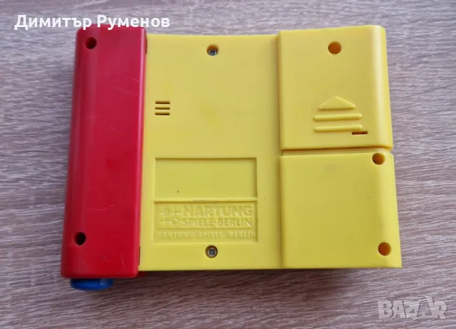 Електронна игра LCD Game – Hartnung – Die Drie Kleinen Schweinchen

, снимка 3 - Друга електроника - 48714742