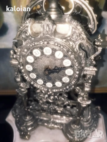 Стар каминен часовник. Бял бронз с готически орнаменти и мраморна основа. 60 те години на миналият в, снимка 7 - Антикварни и старинни предмети - 51286024