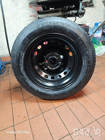 Патерица Dacia , снимка 4 - Гуми и джанти - 53622977