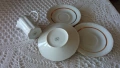 Три порцеланови, десертни чинийки + малка латиера, снимка 2