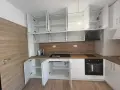 ЧИСТО НОВА г-образна кухня С УРЕДИ, снимка 4