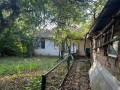 Продавам къща с пристройка , гараж и работещ магазин , снимка 3