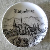 Колекционерска порцеланова малка чиния. Германия. (2).маркирана., снимка 1 - Антикварни и старинни предмети - 41016112