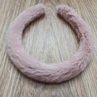 Пухкава диадема в плето розово, снимка 5 - Аксесоари за коса - 35758511
