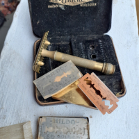 Стар колекционерски комплект за бръснене на Gillette, снимка 4 - Антикварни и старинни предмети - 36217709