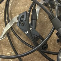 НОВИ Спирачки Shimano XTR-975 PM/IS, снимка 7 - Части за велосипеди - 41943722