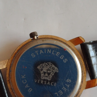 Марков дамски часовник VERSACE с кожена каишка много красив - 21753, снимка 4 - Дамски - 36192017