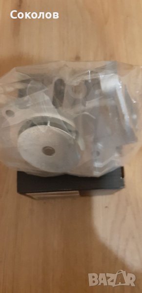 Водна помпа за кия и мазда, снимка 1