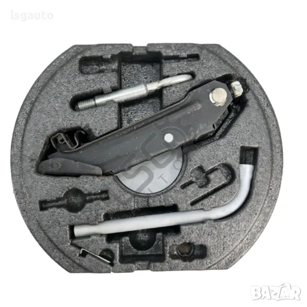 Комплект крик, ключ за гуми и кука за теглене Seat Leon II 2005-2012 ID:146951, снимка 1