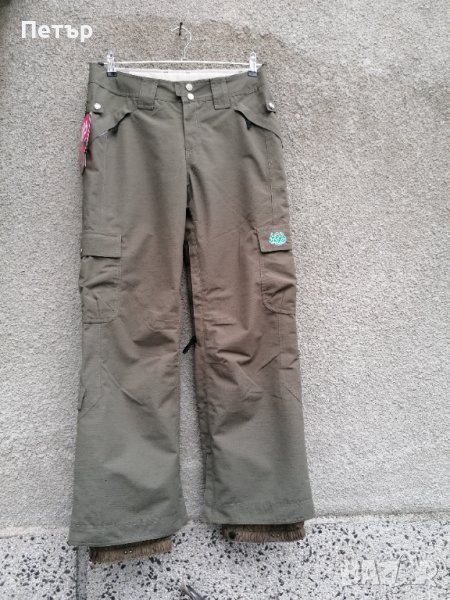 Продавам чисто нови здрави качествени панталони за сноуборд 686 размер М, снимка 1