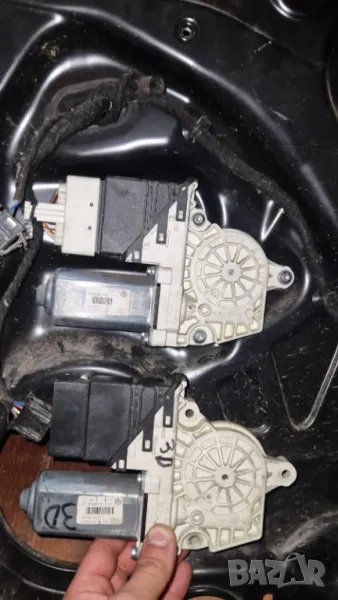 Задно Дясно Моторче Модул Стъклоповдигач Заден Десен Фолксваген Пасат Б6 VW Volkswagen Passat B6, снимка 1