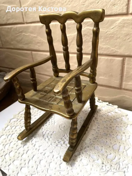 Малък люлеещ се месингов стол от Англия, снимка 1