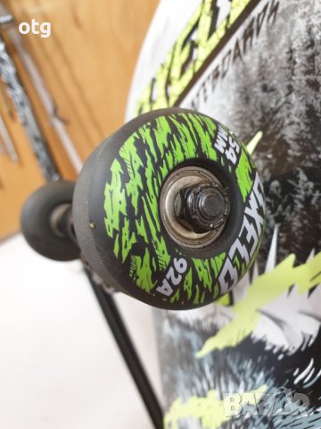 Чисто нов скейтборд Оксело  Oxelo, снимка 6 - Скейтборд, ховърборд, уейвборд - 41769067