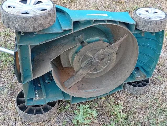 Електрическа косачка Makita, снимка 8 - Градинска техника - 55891563