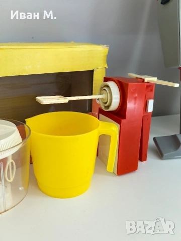 Стари играчки PIKO, снимка 7 - Колекции - 53665571