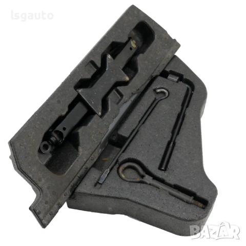 Комплект крик, ключ и кука за теглене Nissan Almera Tino (V10) 2000-2006 ID: 158096