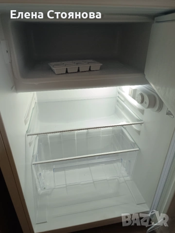 Мини хладилник, почти неизползван, компактен, снимка 3 - Хладилници - 53705114